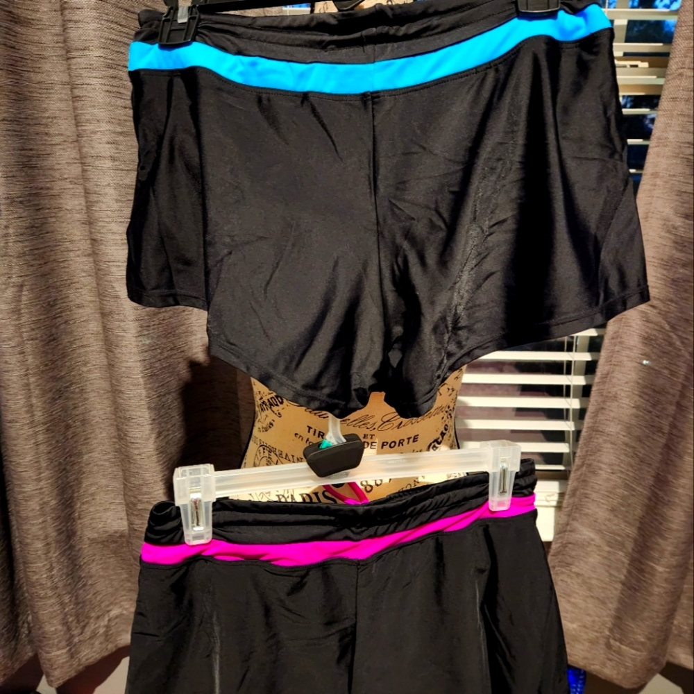 🍁 (2) pair- Women's Swim shorts😁 - Picture 2 of 3